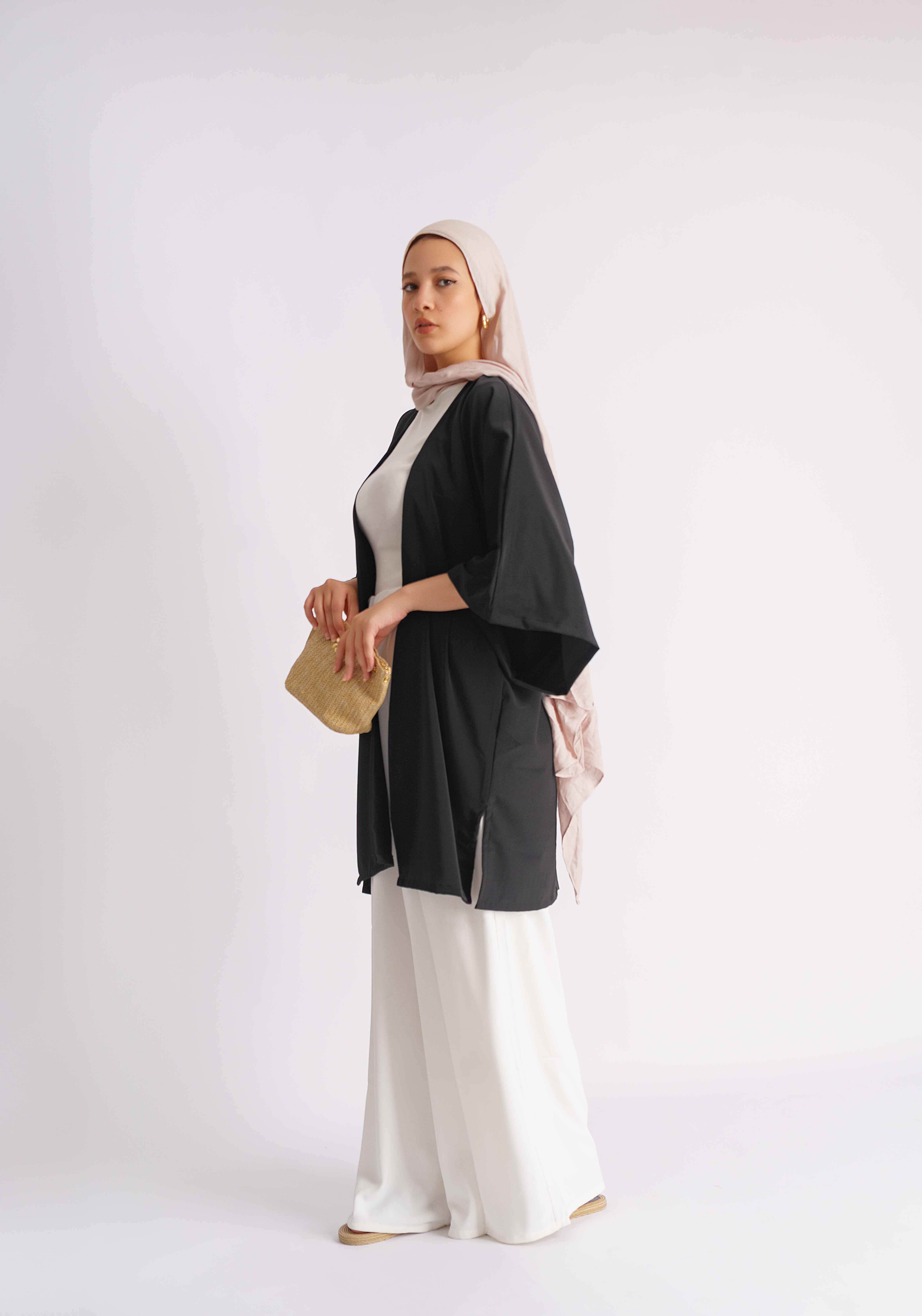 Luxe Nile Kimono: Flowing Elegance in Black